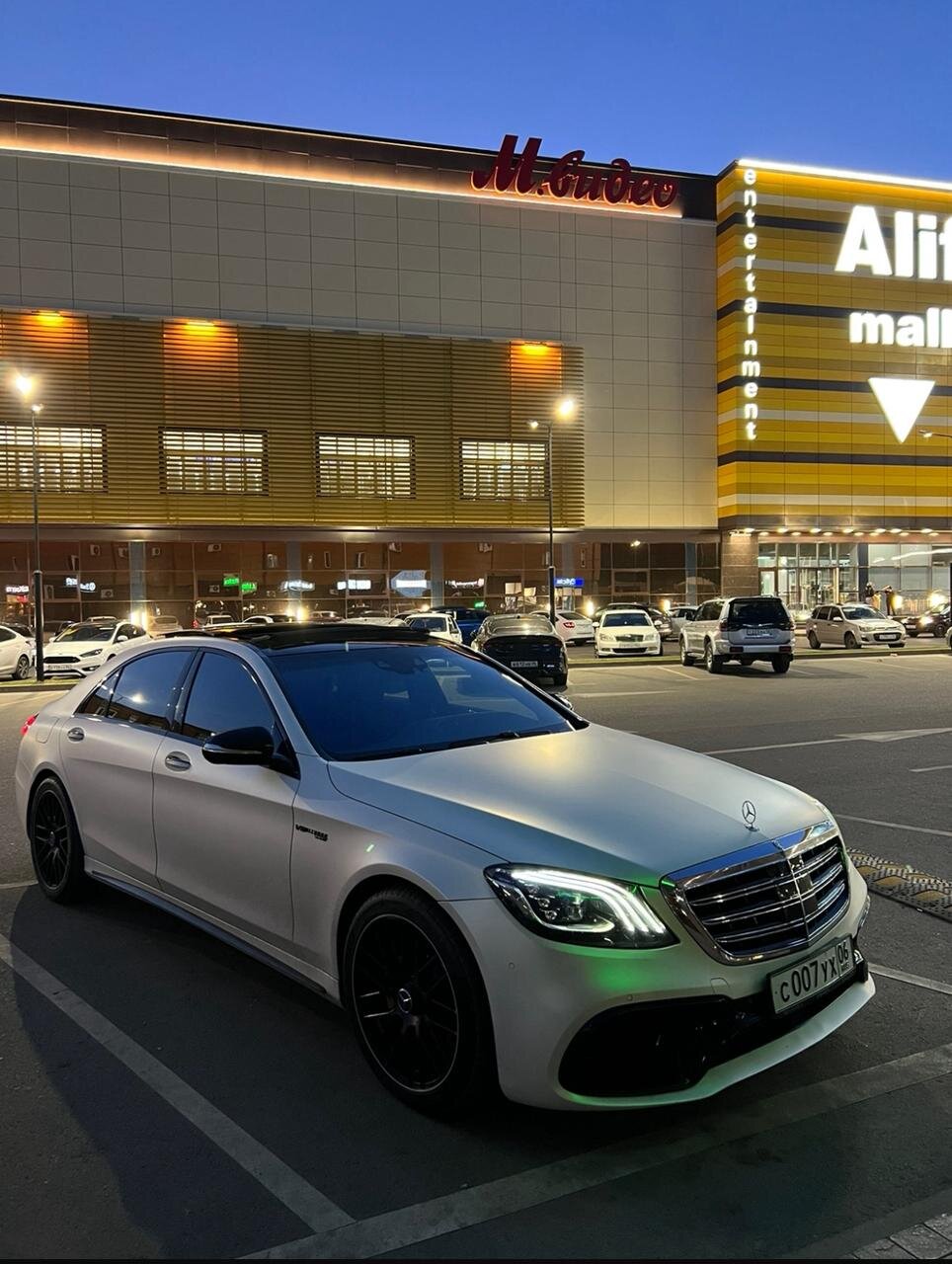 Mercedes-Benz W222 S63 AMG