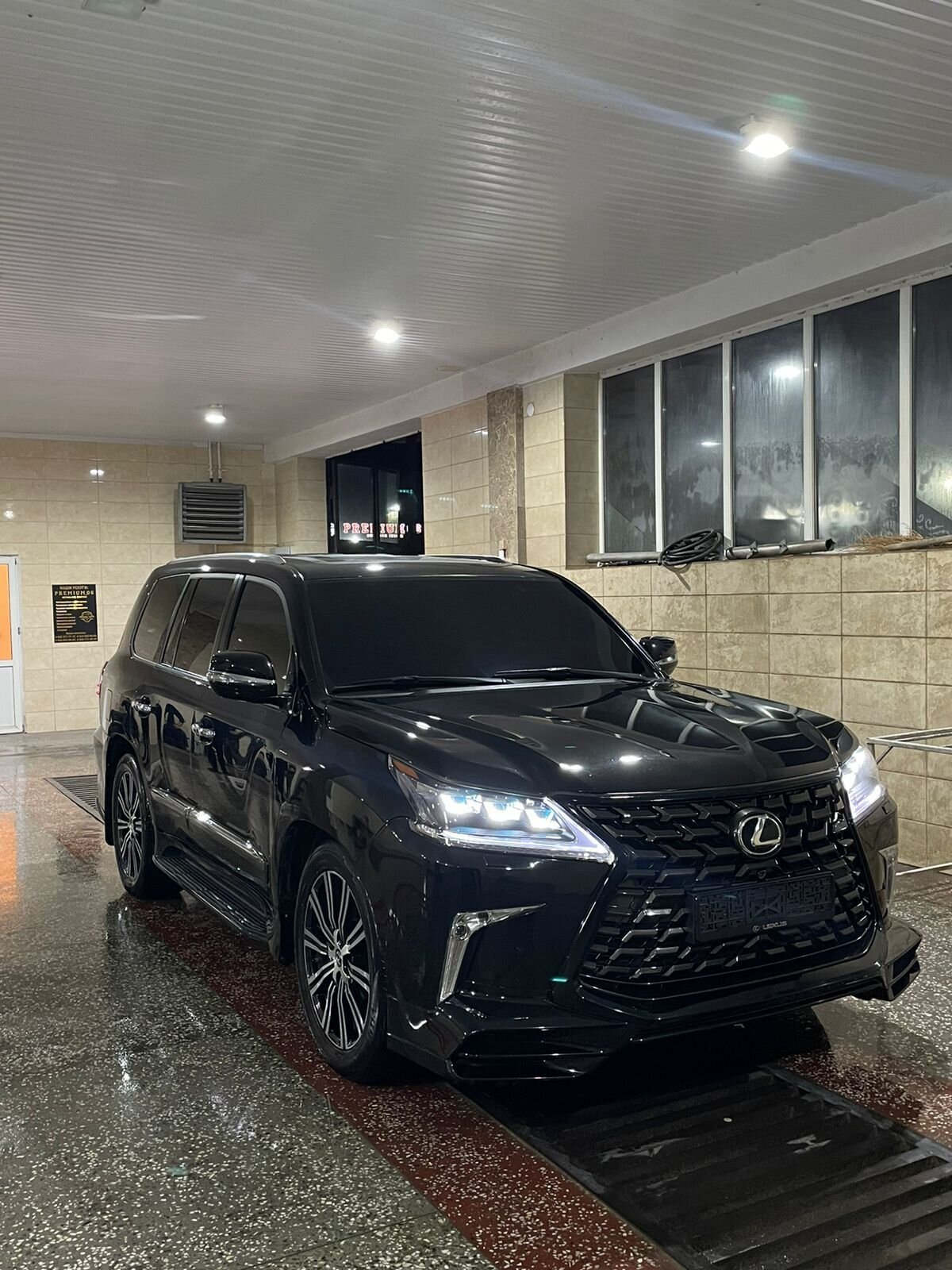 Lexus LX 570